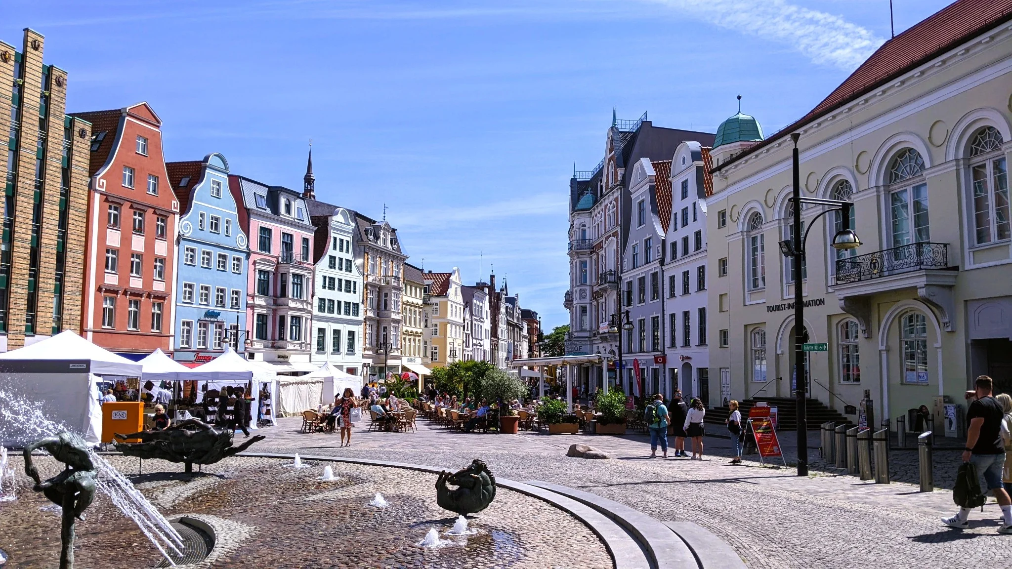 Spaziergang durch Rostock auf einer selbstgeführten Stadtführung mit dem eigenen Smartphone
