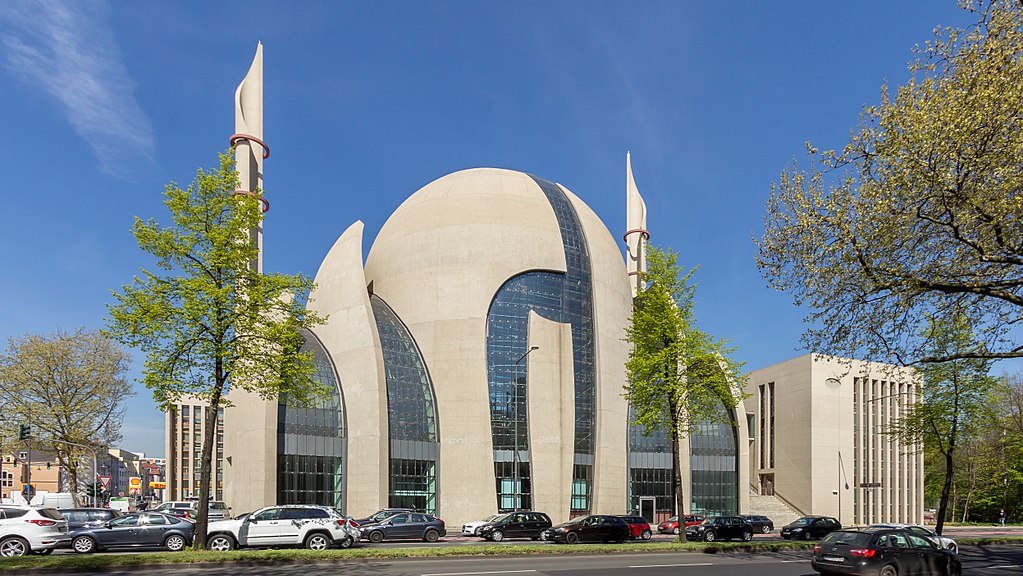 DITIB-Zentralmoschee in Ehrenfeld (Foto: Raymond, CC-by-SA 4.0)