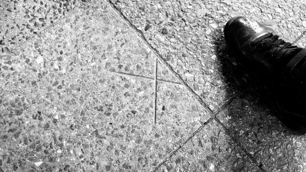 Walk the line eine mysteriöse Linie in Berlin Neukölln 3