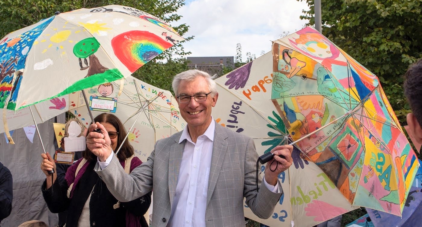 Bürgermeister (K. K. Pesch)und Vertrerterin (B. Esser) (c) Kinderschutzbund Ratingen