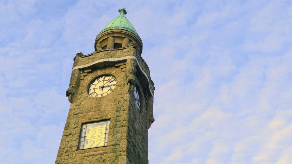 Pegelturm (St. Pauli Landungsbrücken)