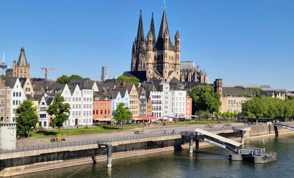 Köln Altstadt mit Groß St. Martin