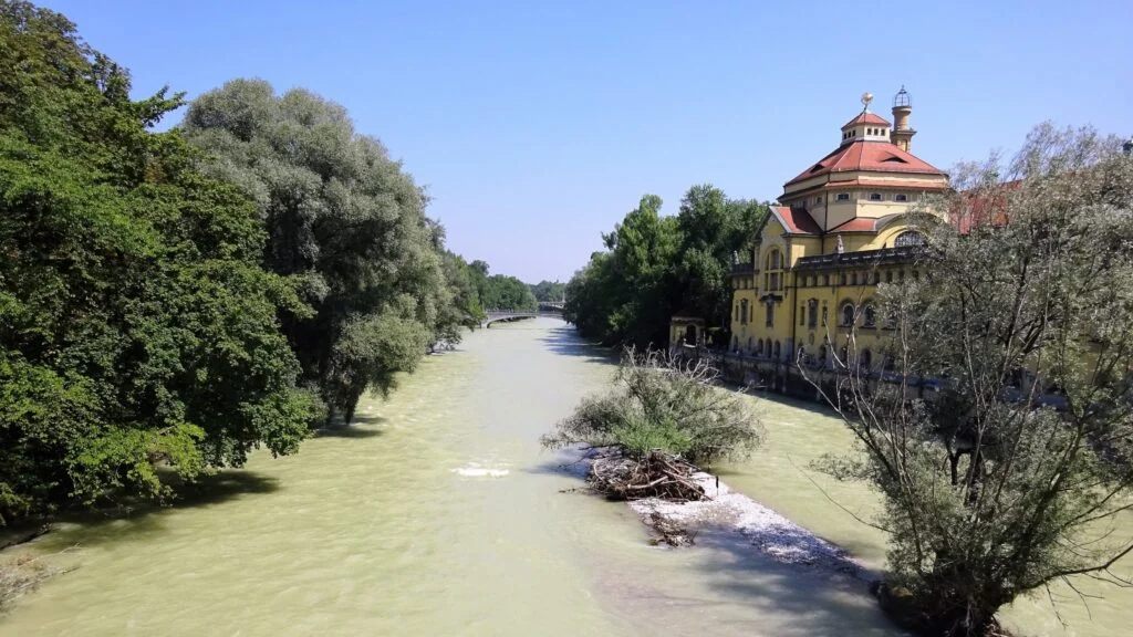 münchen mit hund entlang der isar kennenlernen